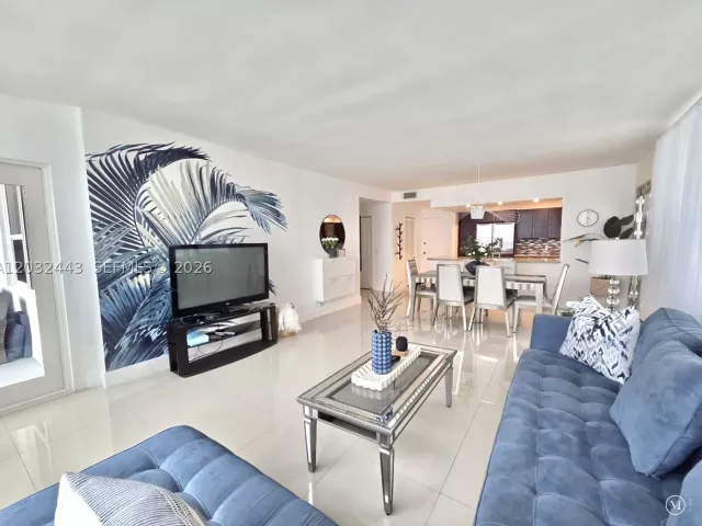 2-bedroom condo for rent in Hollywood - 3505 S Ocean Dr PH-6 - MondialRealty