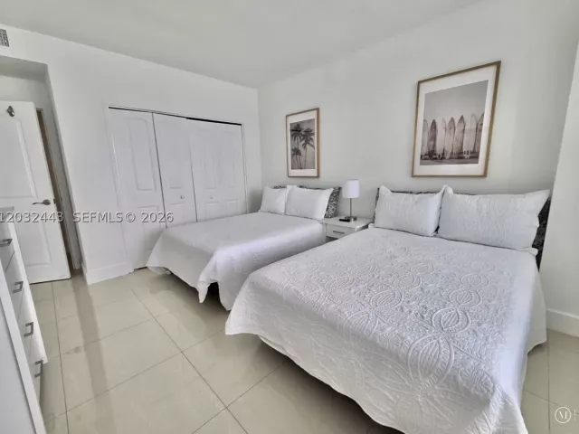 2-bedroom condo for rent in Hollywood - 3505 S Ocean Dr PH-6 - MondialRealty
