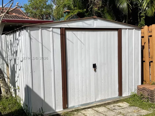 3-bedroom home for rent in Miami - 13355 NW 8th Ter - MondialRealty