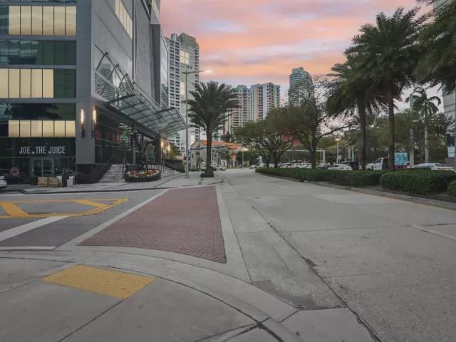 1-bedroom condo for sale in Miami - 1451 Brickell Avenue 1202 - MondialRealty