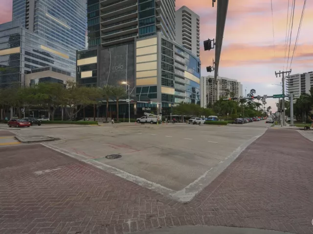 1-bedroom condo for sale in Miami - 1451 Brickell Avenue 1202 - MondialRealty