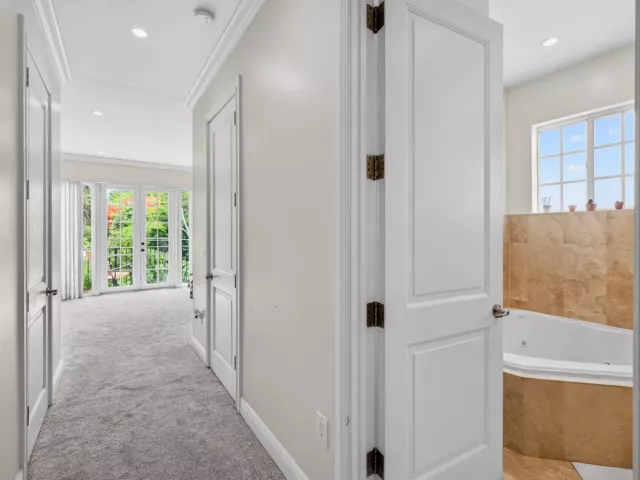 3-bedroom home for sale in Fort Lauderdale - 825 Sw 12th Street - MondialRealty