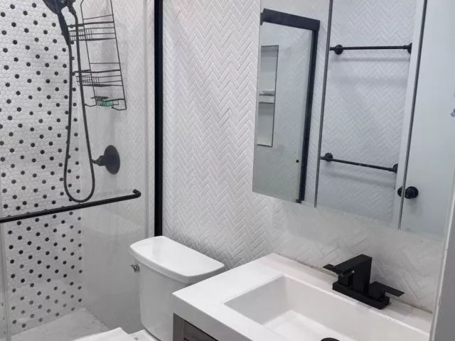 3-bedroom home for sale in Pembroke Pines - 11747 NW 12th Street - MondialRealty