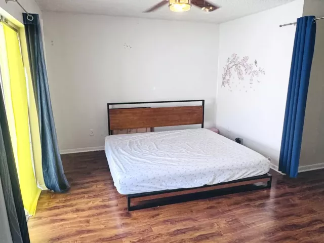 3-bedroom home for sale in Pembroke Pines - 11747 NW 12th Street - MondialRealty