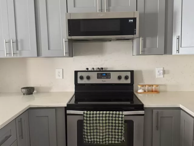 3-bedroom home for sale in Pembroke Pines - 11747 NW 12th Street - MondialRealty