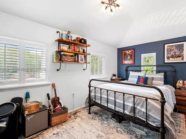 4-bedroom home for rent in Miami Beach - 5621 Alton Rd - MondialRealty
