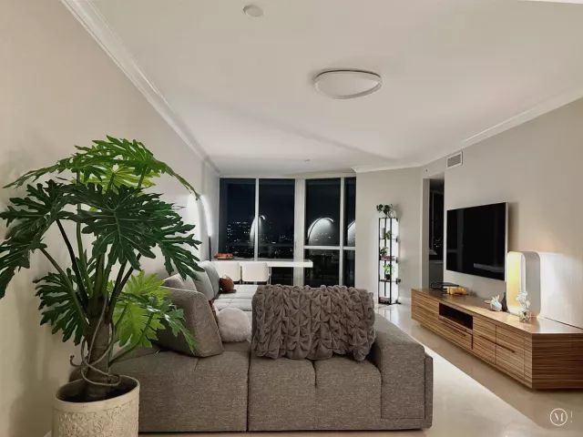 2-bedroom condo for rent in Sunny Isles Beach - 18201 Collins Avenue 1901 - MondialRealty