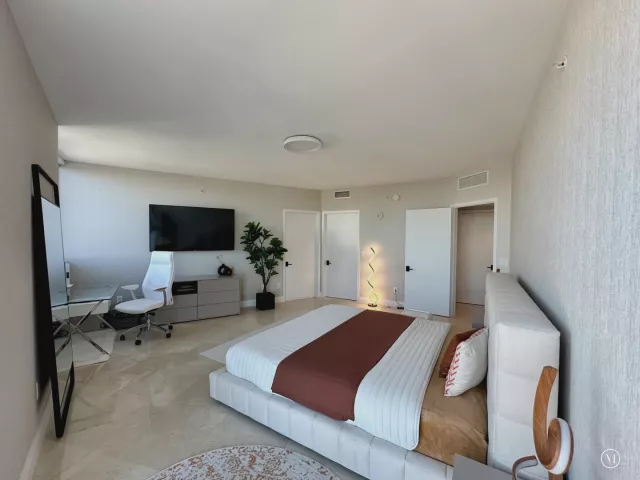 2-bedroom condo for rent in Sunny Isles Beach - 18201 Collins Avenue 1901 - MondialRealty