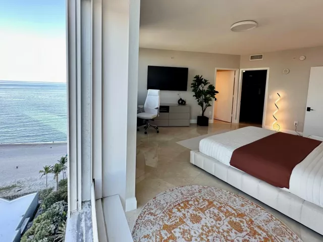 2-bedroom condo for rent in Sunny Isles Beach - 18201 Collins Avenue 1901 - MondialRealty