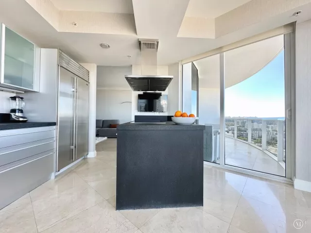 2-bedroom condo for rent in Sunny Isles Beach - 18201 Collins Avenue 1901 - MondialRealty