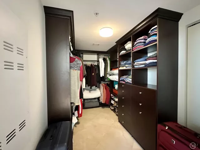 2-bedroom condo for rent in Sunny Isles Beach - 18201 Collins Avenue 1901 - MondialRealty