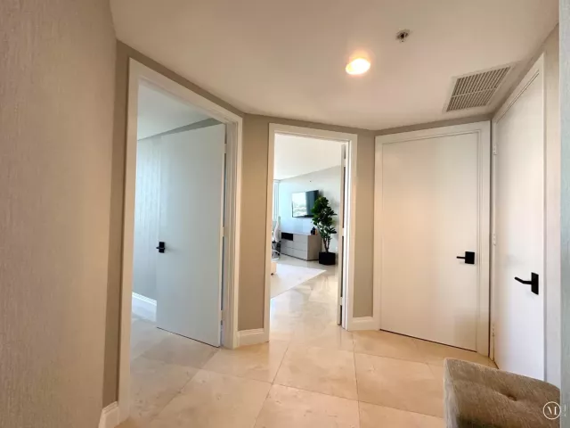 2-bedroom condo for rent in Sunny Isles Beach - 18201 Collins Avenue 1901 - MondialRealty