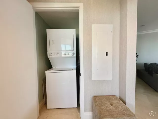 2-bedroom condo for rent in Sunny Isles Beach - 18201 Collins Avenue 1901 - MondialRealty