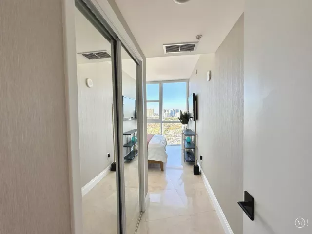 2-bedroom condo for rent in Sunny Isles Beach - 18201 Collins Avenue 1901 - MondialRealty