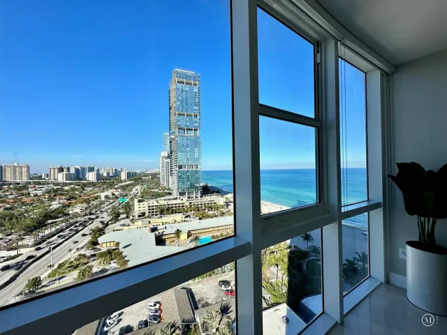 2-bedroom condo for rent in Sunny Isles Beach - 18201 Collins Avenue 1901 - MondialRealty