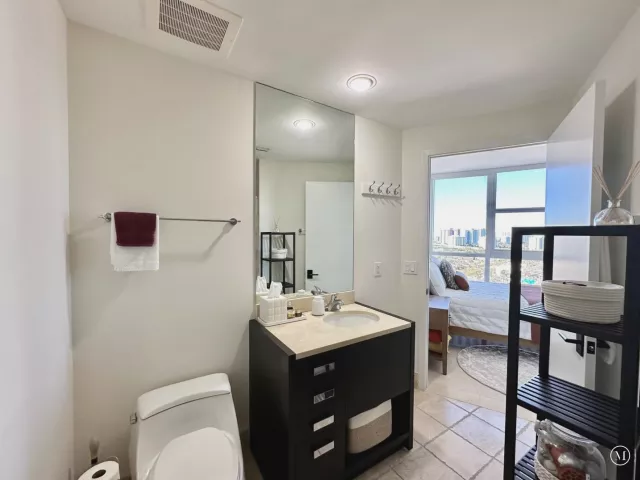 2-bedroom condo for rent in Sunny Isles Beach - 18201 Collins Avenue 1901 - MondialRealty