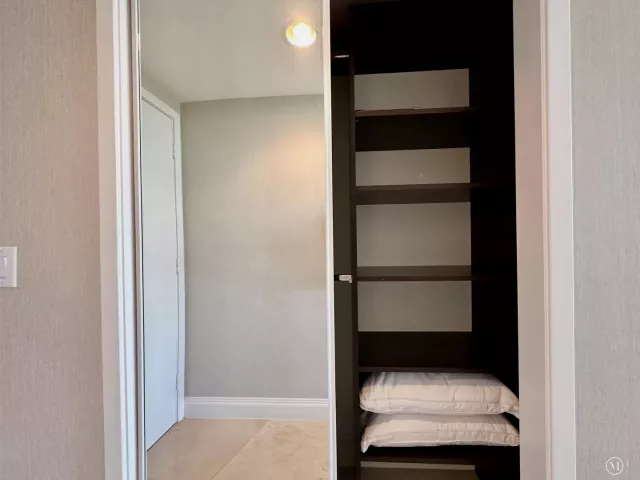 2-bedroom condo for rent in Sunny Isles Beach - 18201 Collins Avenue 1901 - MondialRealty