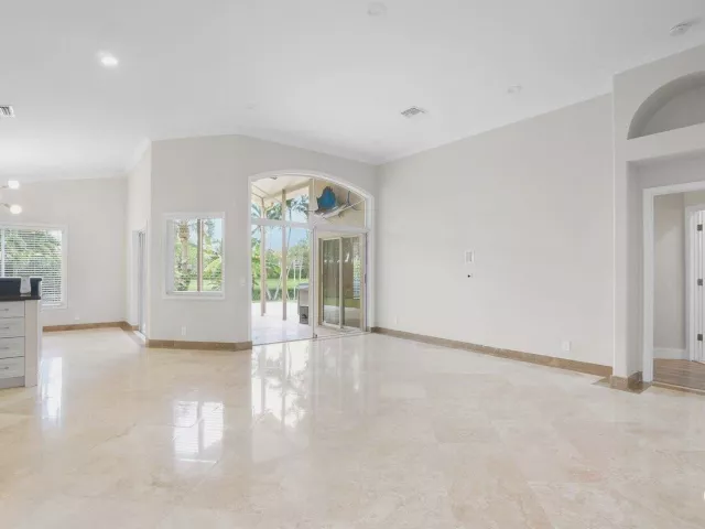 3-bedroom home for sale in Deerfield Beach - 660 NW 45th Avenue - MondialRealty