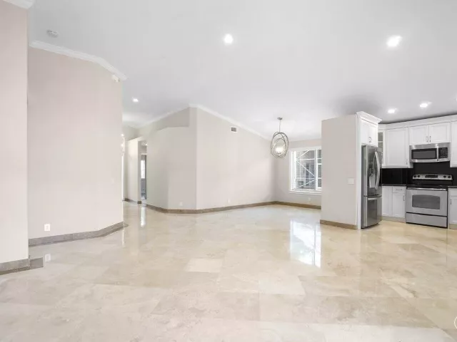 3-bedroom home for sale in Deerfield Beach - 660 NW 45th Avenue - MondialRealty