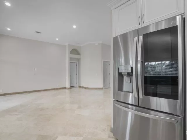 3-bedroom home for sale in Deerfield Beach - 660 NW 45th Avenue - MondialRealty
