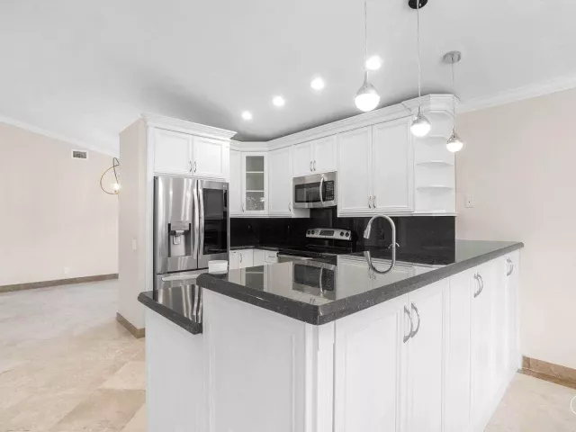 3-bedroom home for sale in Deerfield Beach - 660 NW 45th Avenue - MondialRealty