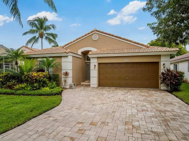 3-bedroom home for sale in Deerfield Beach - 660 NW 45th Avenue - MondialRealty