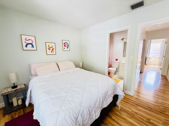 3-bedroom home for sale in Cooper City - 3975 Fern Forest Road - MondialRealty
