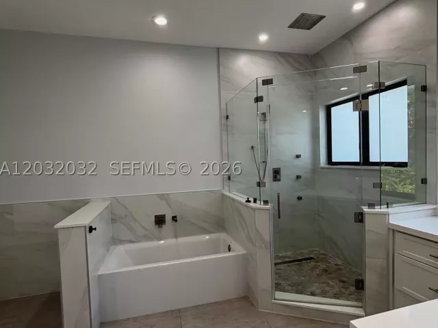 5-bedroom home for rent in Coral Gables - 6220 SW 144th St - MondialRealty