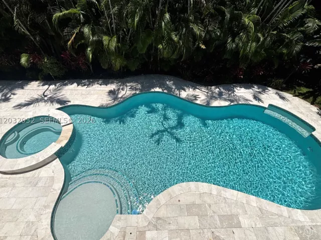 5-bedroom home for rent in Coral Gables - 6220 SW 144th St - MondialRealty