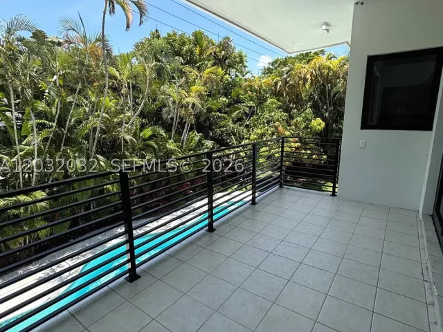 5-bedroom home for rent in Coral Gables - 6220 SW 144th St - MondialRealty