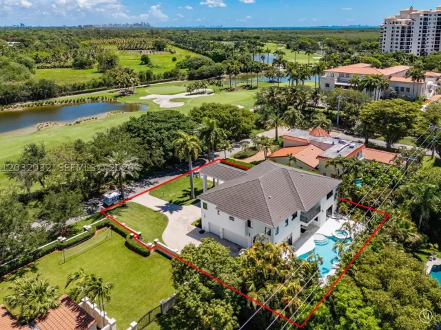 5-bedroom home for rent in Coral Gables - 6220 SW 144th St - MondialRealty