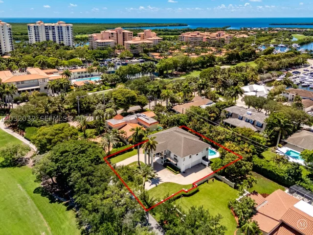 5-bedroom home for rent in Coral Gables - 6220 SW 144th St - MondialRealty