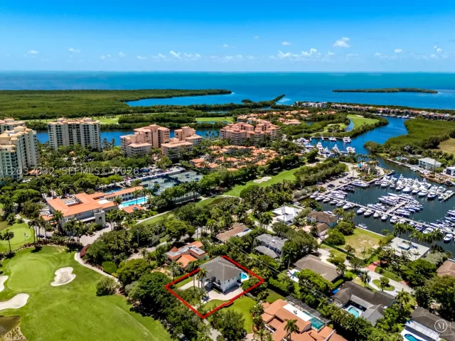 5-bedroom home for rent in Coral Gables - 6220 SW 144th St - MondialRealty
