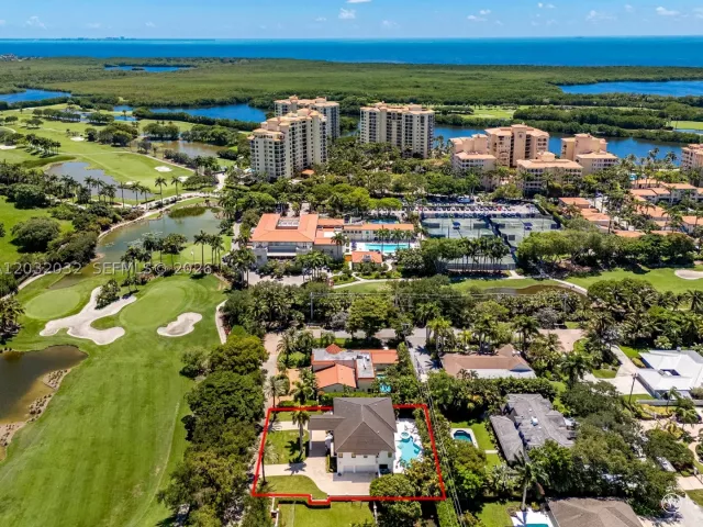 5-bedroom home for rent in Coral Gables - 6220 SW 144th St - MondialRealty