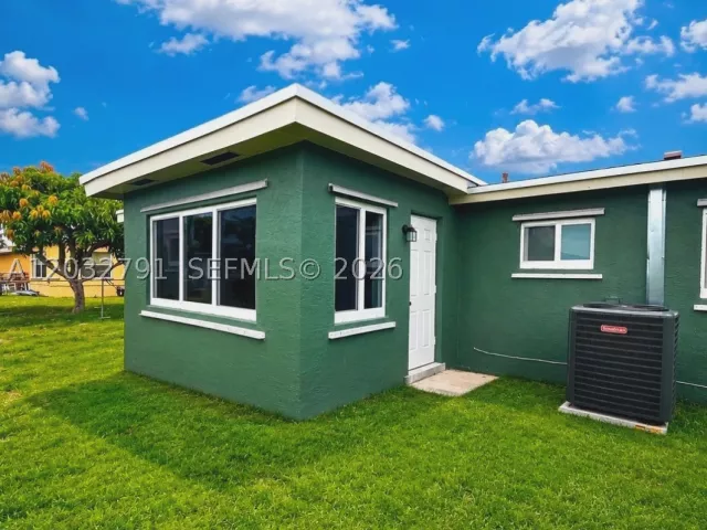 4-bedroom home for rent in Pompano Beach - 2350 NW 12th Ct 0 - MondialRealty