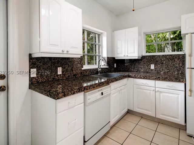 2-bedroom home for sale in Coral Gables - 732 Majorca Ave - MondialRealty
