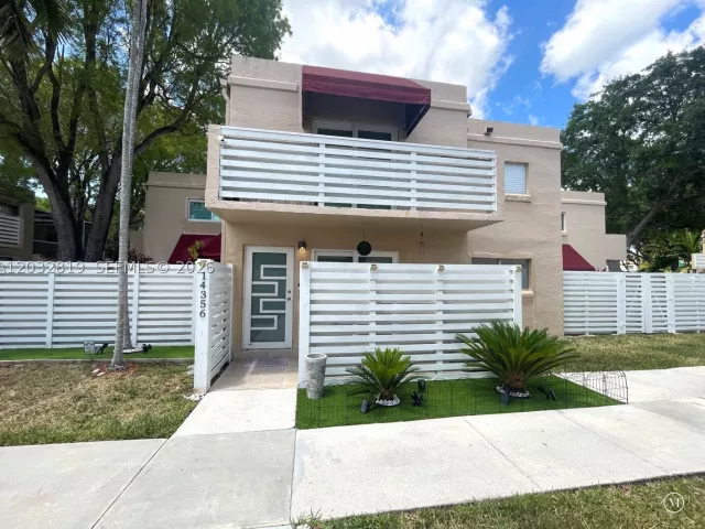 3-bedroom home for sale in Miami - 14356 SW 96th Ter - MondialRealty