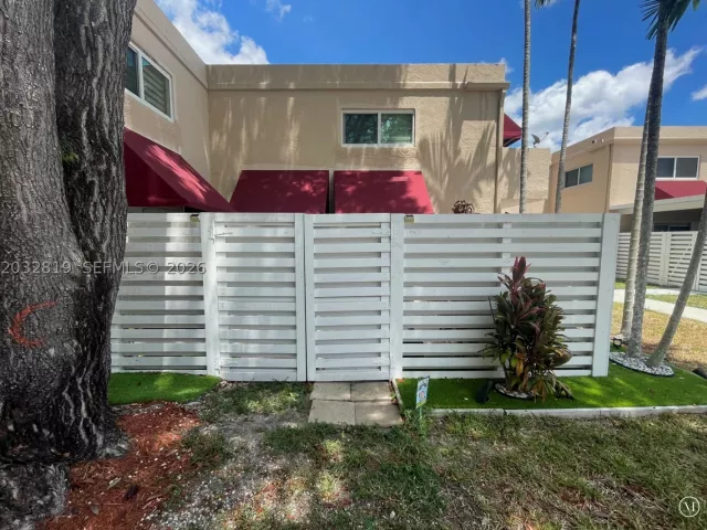 3-bedroom home for sale in Miami - 14356 SW 96th Ter - MondialRealty