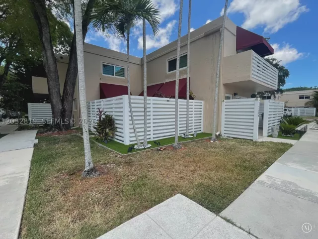 3-bedroom home for sale in Miami - 14356 SW 96th Ter - MondialRealty