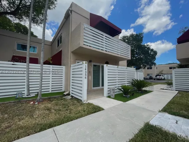 3-bedroom home for sale in Miami - 14356 SW 96th Ter - MondialRealty