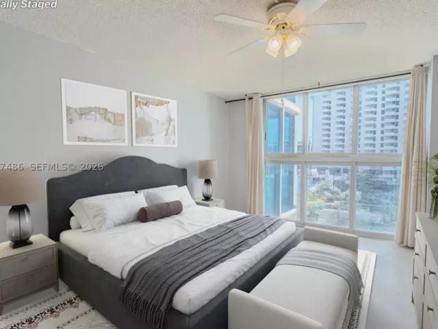 1-bedroom condo for sale in Miami Beach - 2655 Collins Ave 603 - MondialRealty