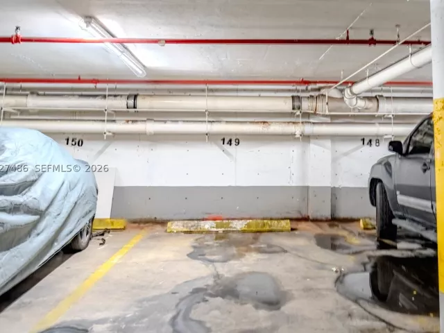 1-bedroom condo for sale in Miami Beach - 2655 Collins Ave 603 - MondialRealty