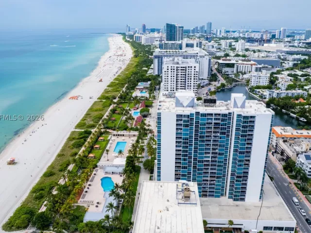 1-bedroom condo for sale in Miami Beach - 2655 Collins Ave 603 - MondialRealty