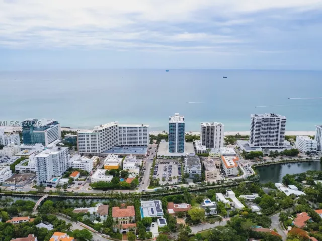 1-bedroom condo for sale in Miami Beach - 2655 Collins Ave 603 - MondialRealty