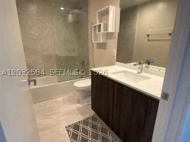 3-bedroom condo for rent in Miami - 488 NE 18th St 800 - MondialRealty