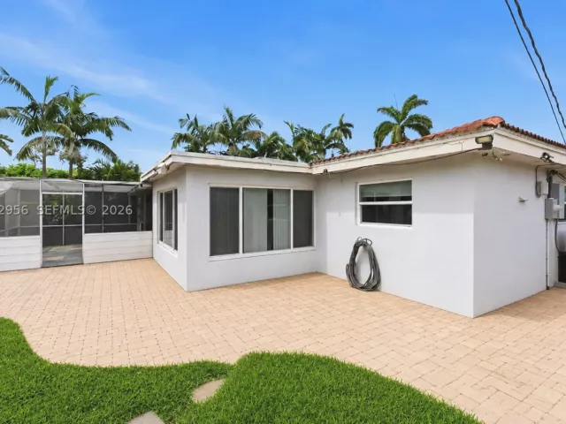 4-bedroom home for rent in Hollywood - 719 N 31st Rd - MondialRealty