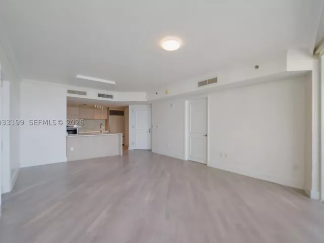 2-bedroom condo for sale in Sunny Isles Beach - 17201 Collins Ave 2209 - MondialRealty
