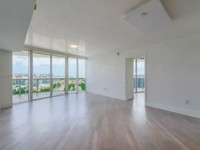 2-bedroom condo for sale in Sunny Isles Beach - 17201 Collins Ave 2209 - MondialRealty