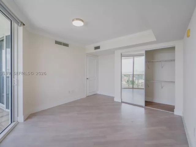 2-bedroom condo for sale in Sunny Isles Beach - 17201 Collins Ave 2209 - MondialRealty