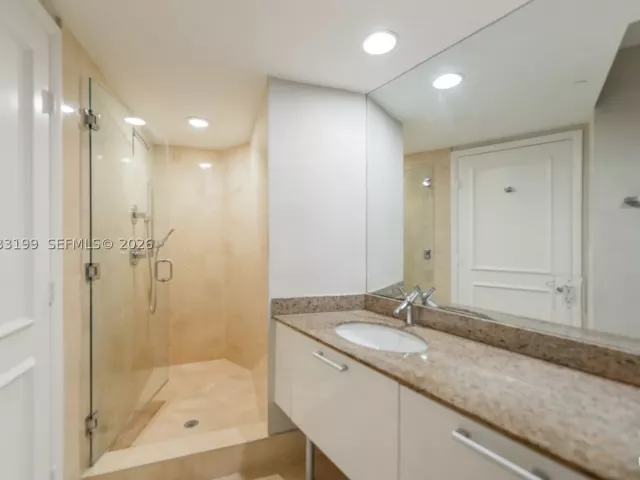 2-bedroom condo for sale in Sunny Isles Beach - 17201 Collins Ave 2209 - MondialRealty